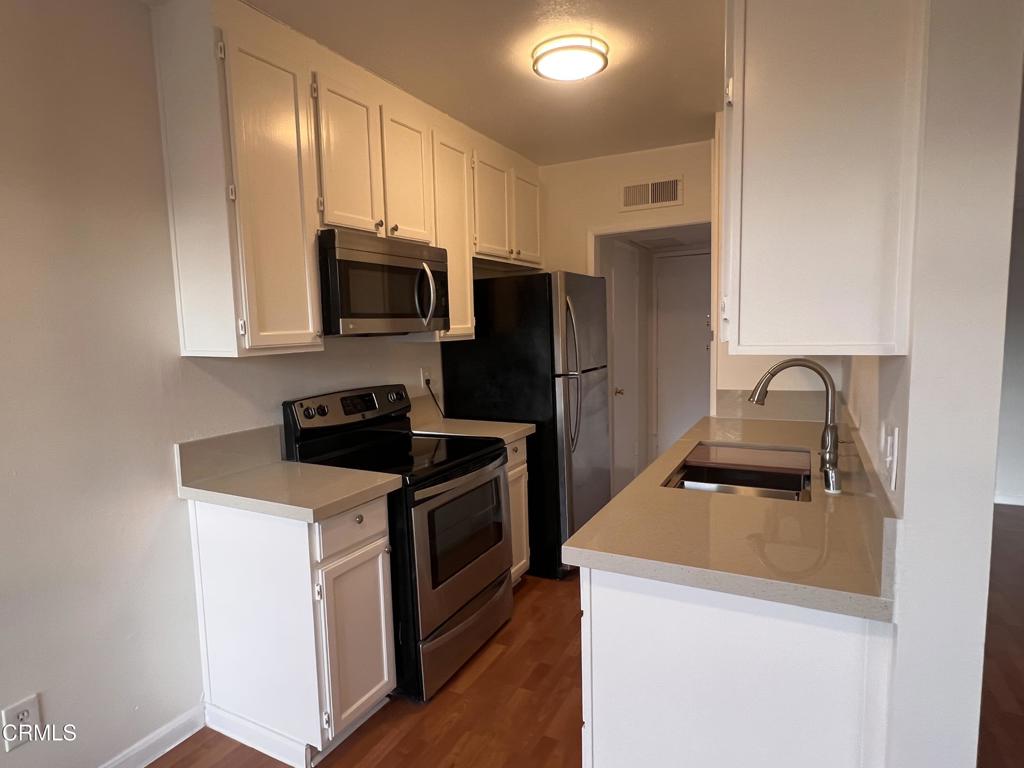 330 S Mentor Avenue 302