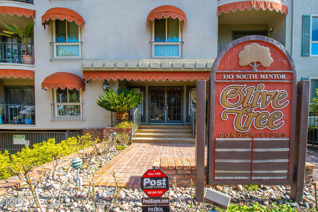 330 S Mentor Avenue 302