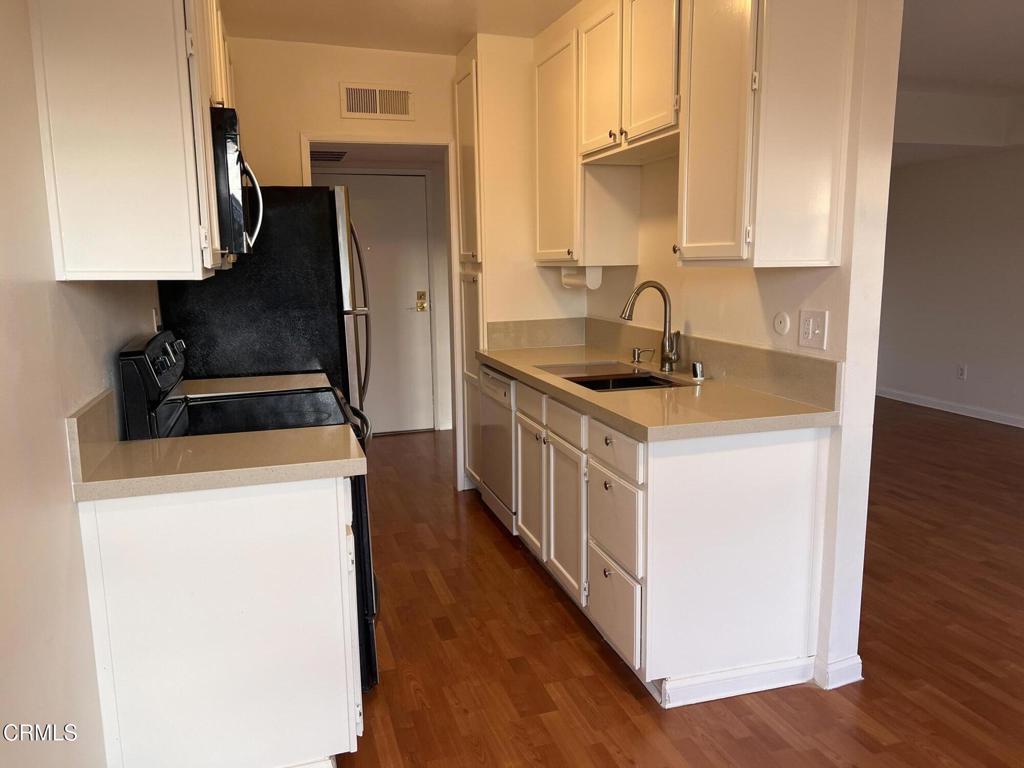 330 S Mentor Avenue 302