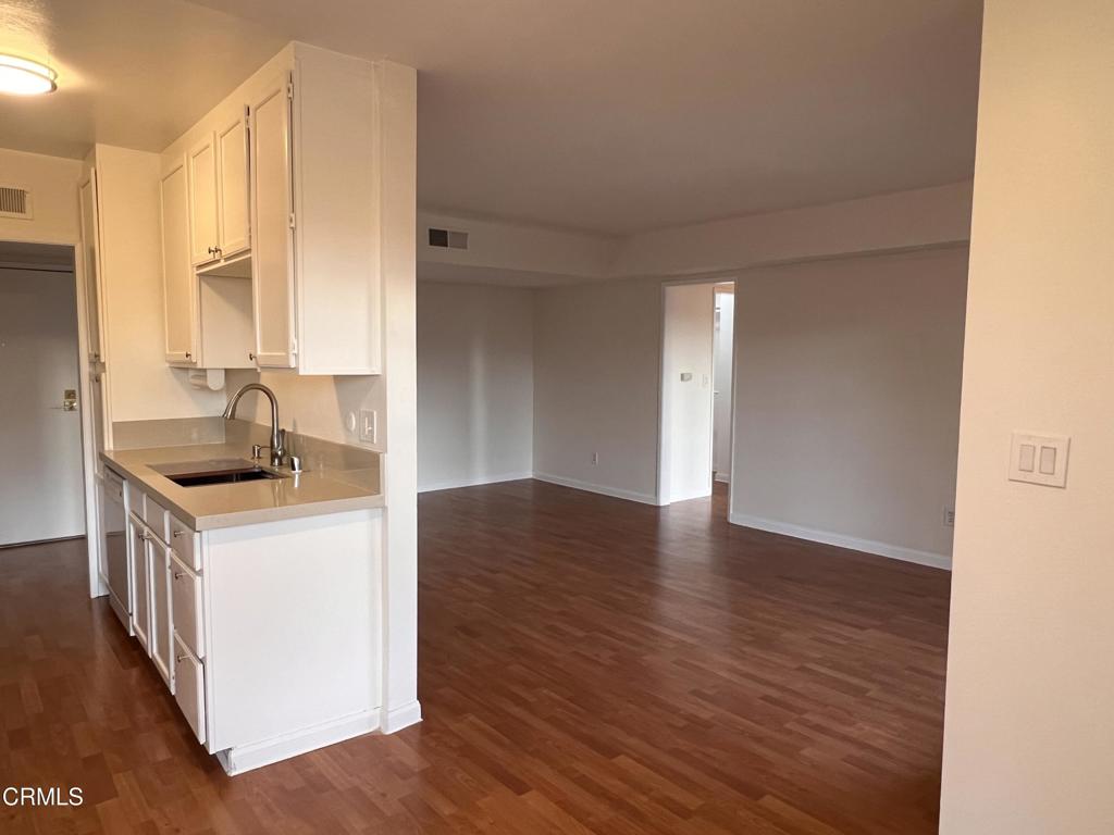 330 S Mentor Avenue 302