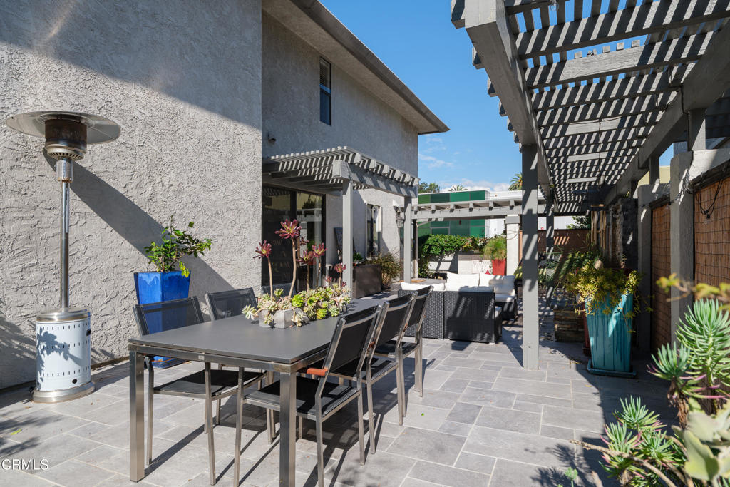 1068 S Orange Grove Boulevard