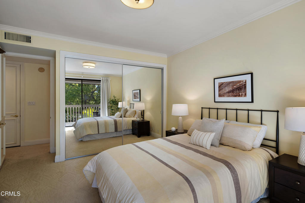 1068 S Orange Grove Boulevard