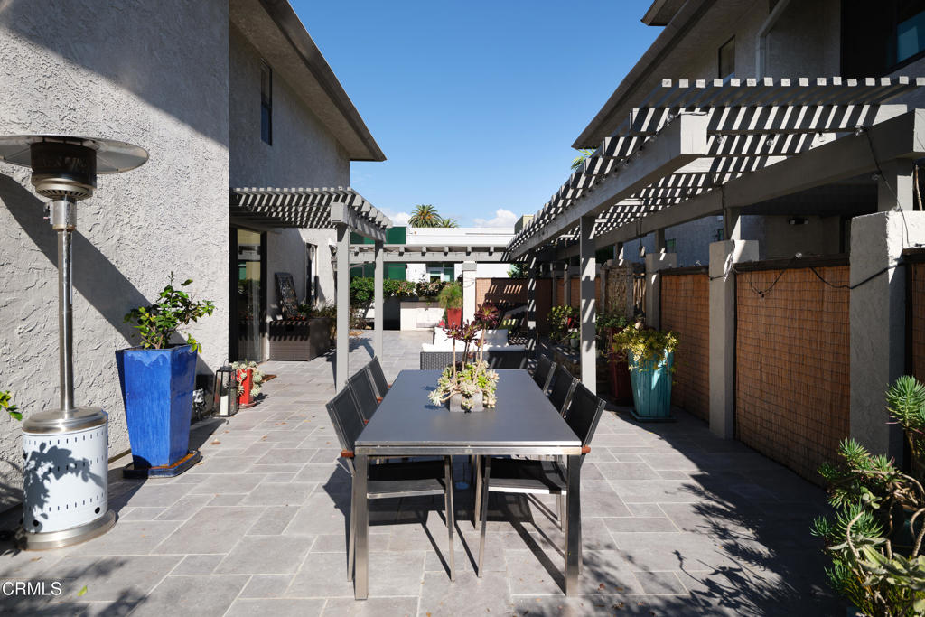 1068 S Orange Grove Boulevard