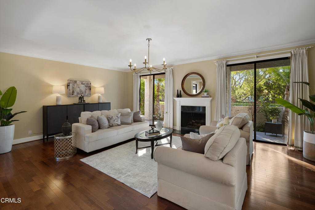 1068 S Orange Grove Boulevard