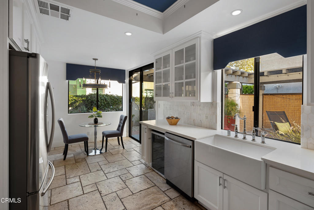 1068 S Orange Grove Boulevard