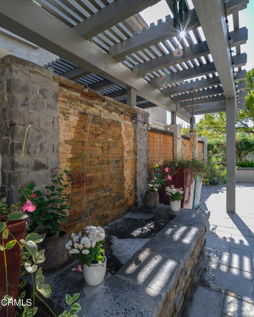 1068 S Orange Grove Boulevard