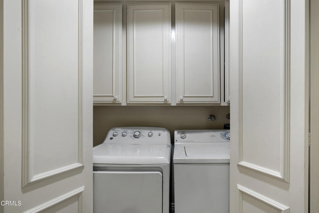 1068 S Orange Grove Boulevard