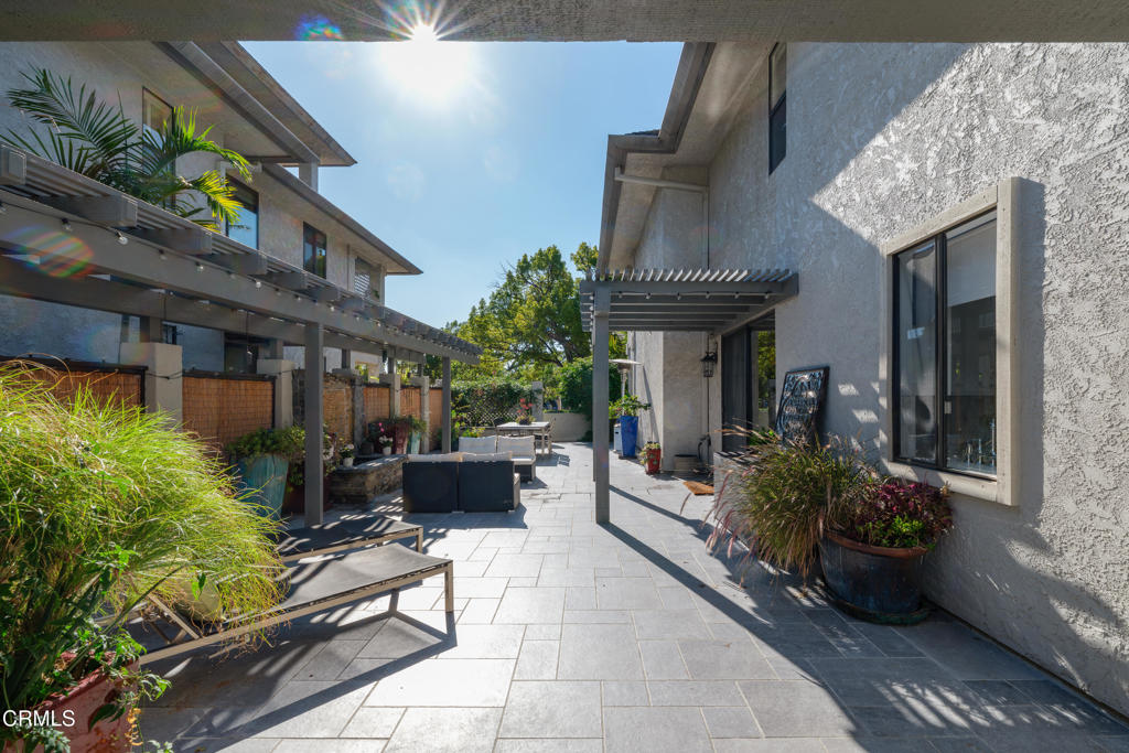 1068 S Orange Grove Boulevard