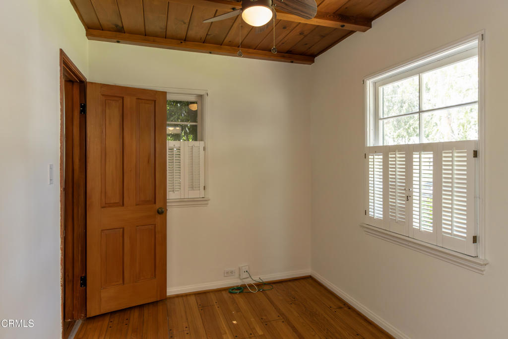 2058 Stratford Avenue