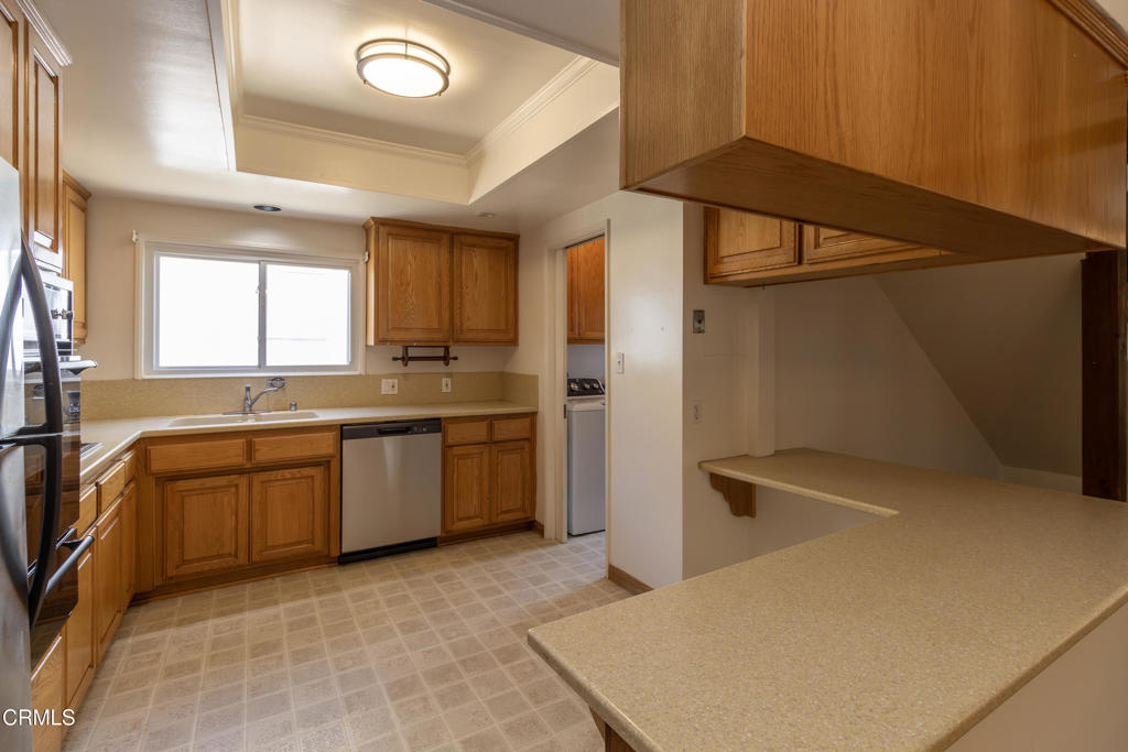 2058 Stratford Avenue