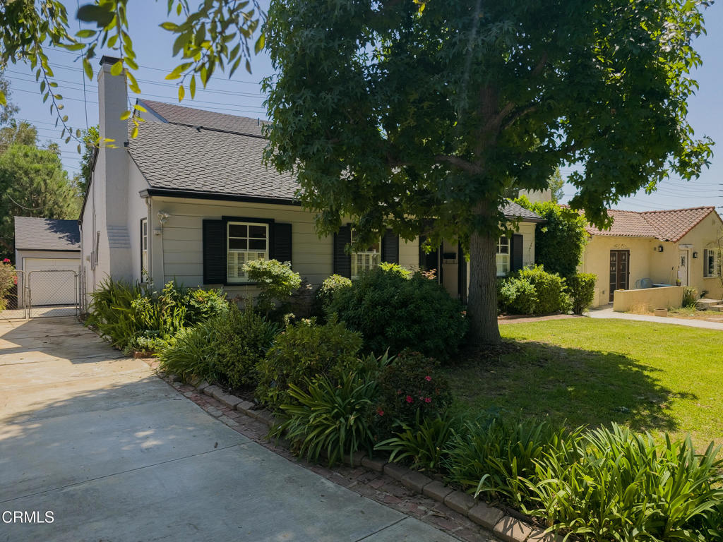 2058 Stratford Avenue