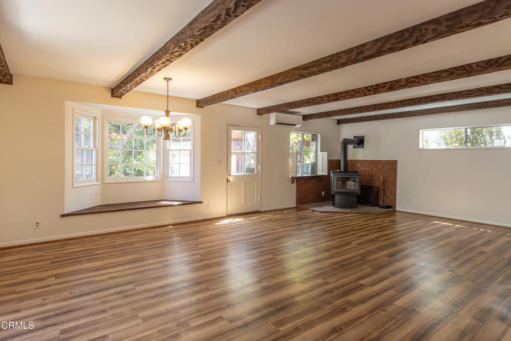 2058 Stratford Avenue