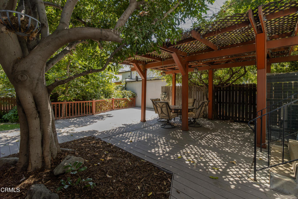 2058 Stratford Avenue