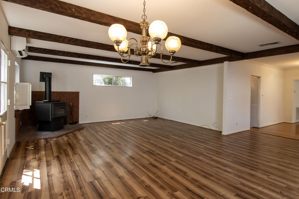 2058 Stratford Avenue