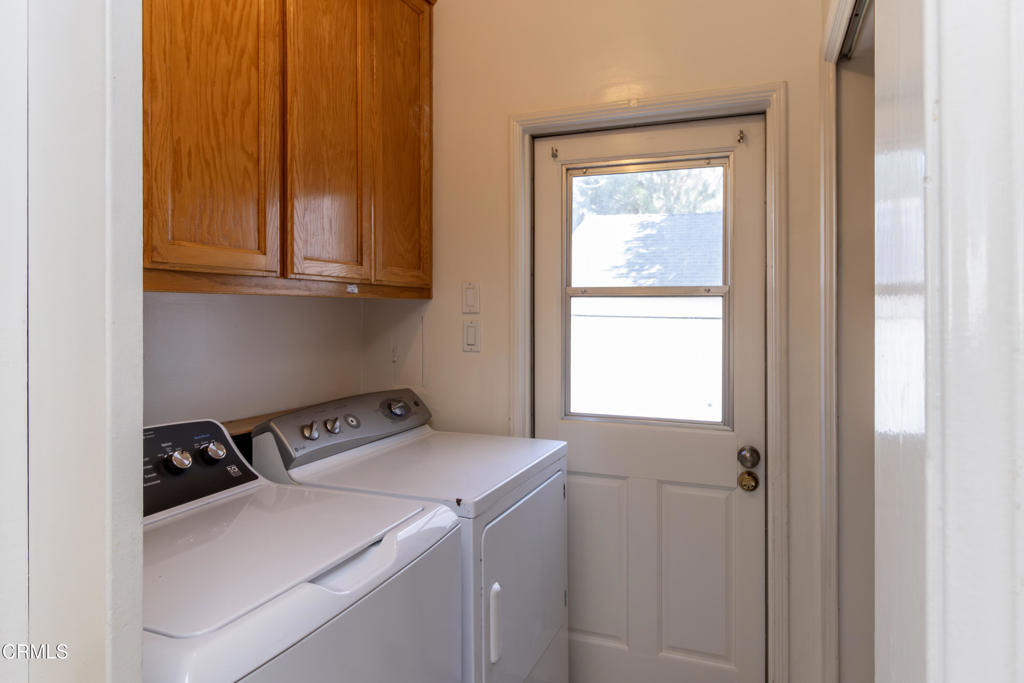 2058 Stratford Avenue