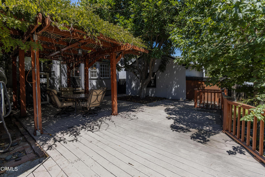 2058 Stratford Avenue