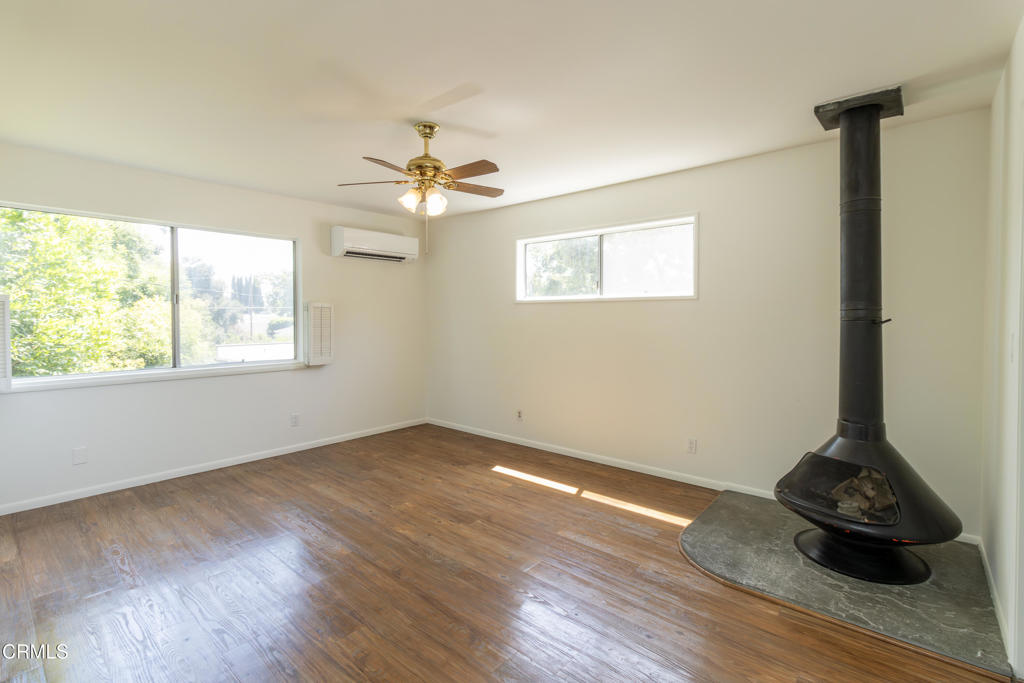 2058 Stratford Avenue