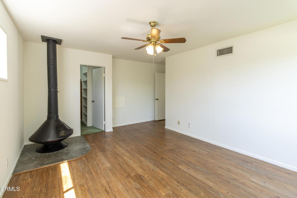 2058 Stratford Avenue