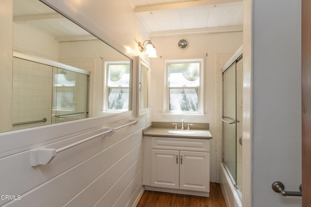 2058 Stratford Avenue