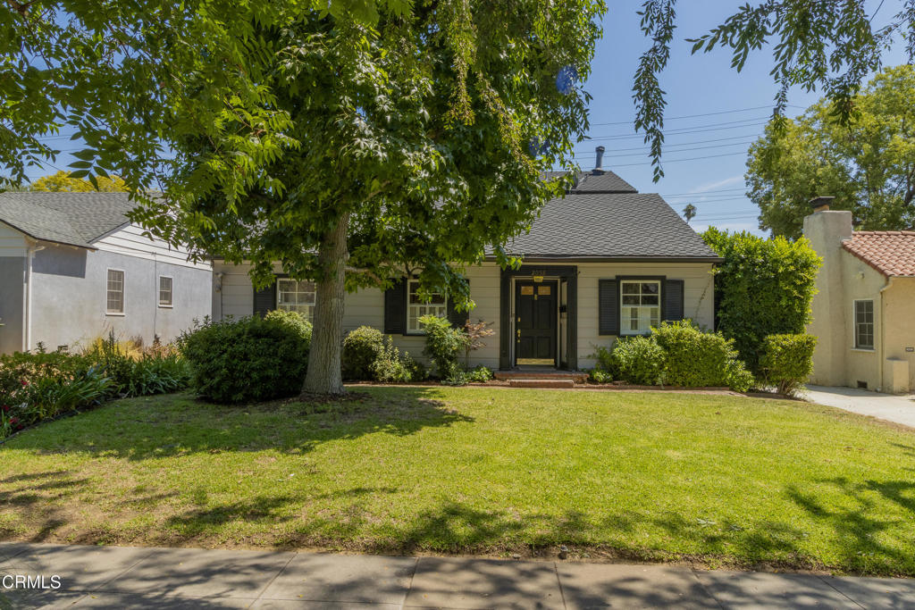 2058 Stratford Avenue