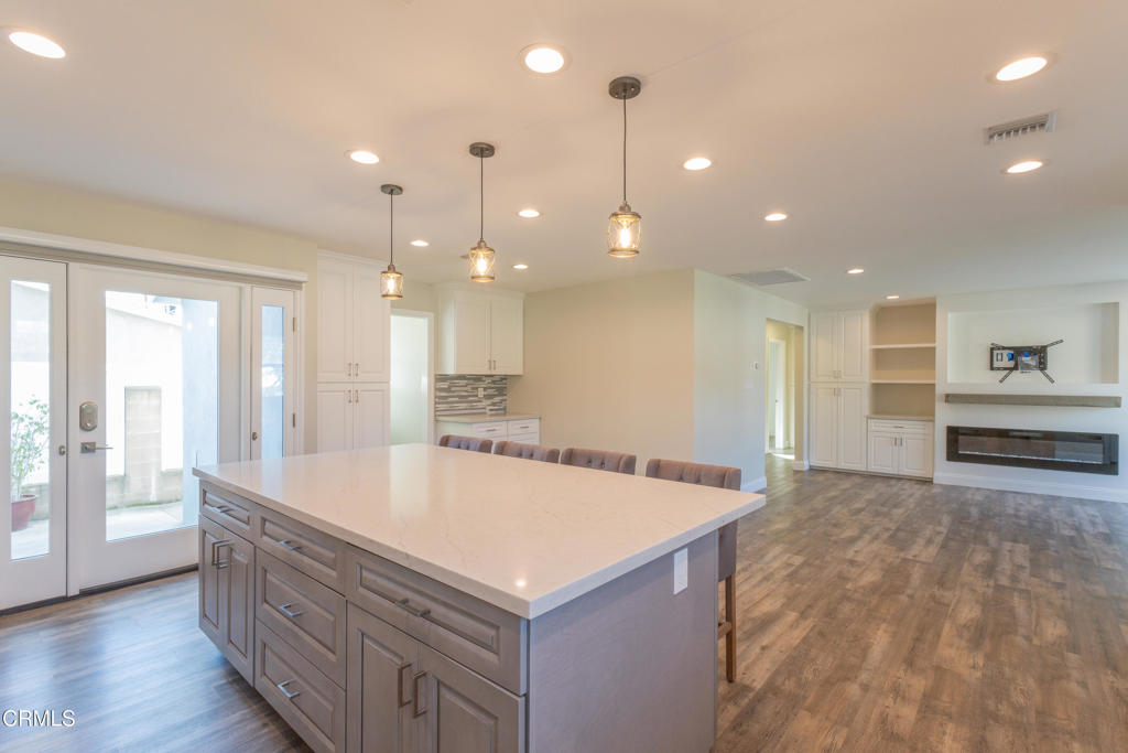 1720 E Linfield Street