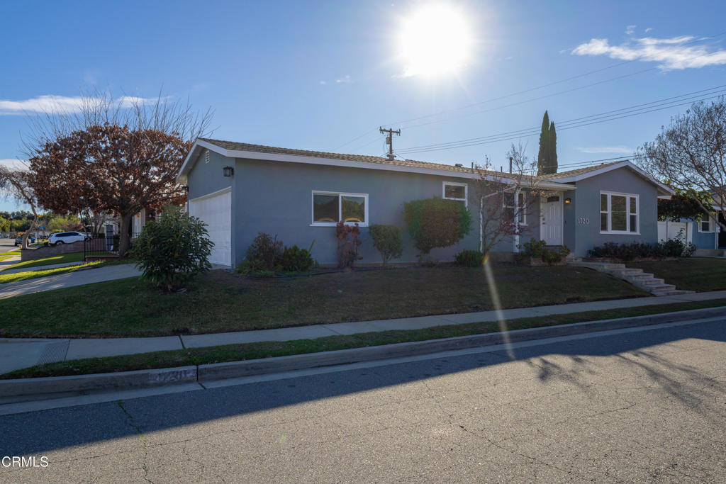 1720 E Linfield Street