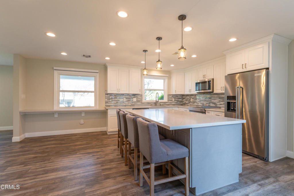 1720 E Linfield Street