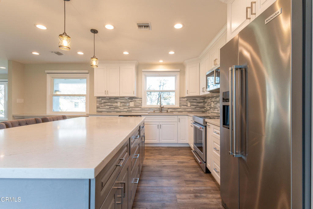 1720 E Linfield Street