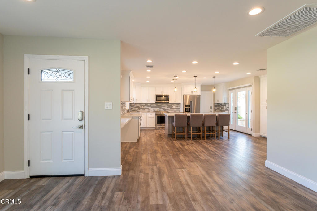 1720 E Linfield Street