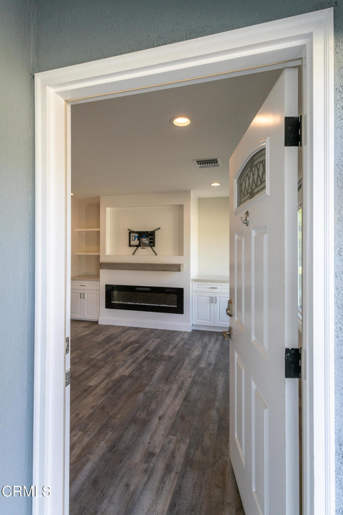 1720 E Linfield Street