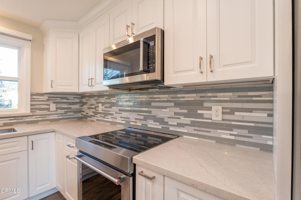 1720 E Linfield Street