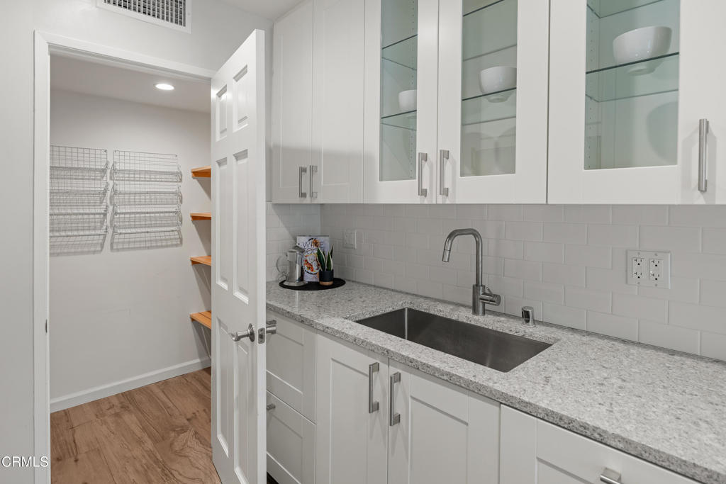 420 S Madison Avenue 203