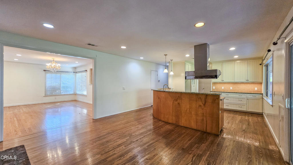 303 E Las Flores Avenue