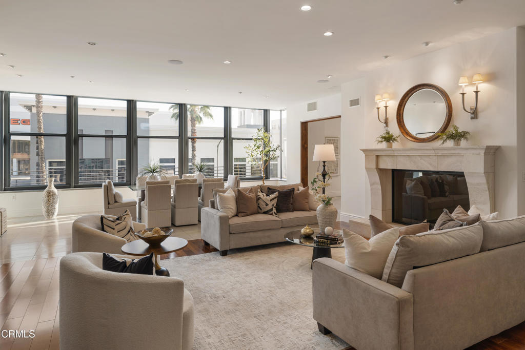 345 E Colorado Boulevard 302