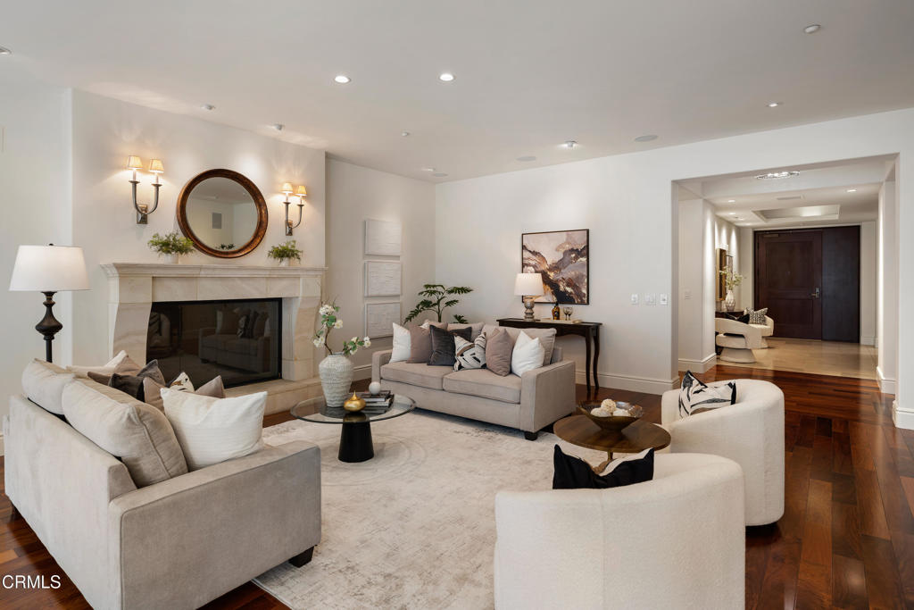 345 E Colorado Boulevard 302