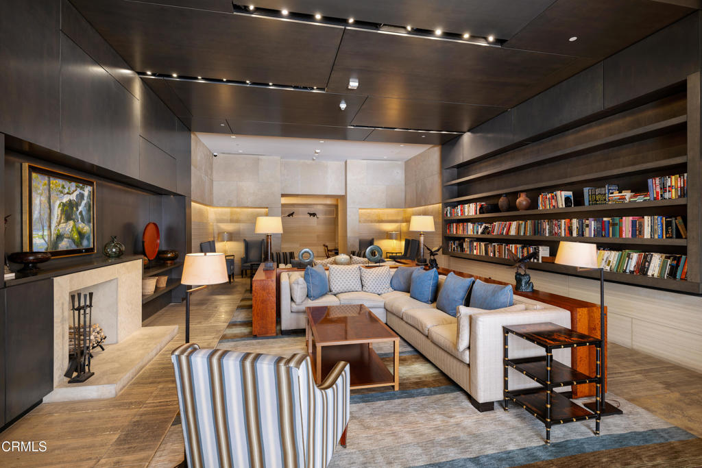 345 E Colorado Boulevard 302