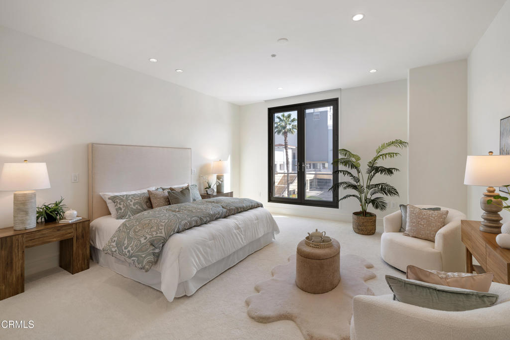 345 E Colorado Boulevard 302