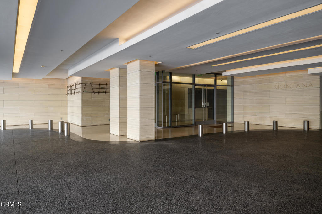 345 E Colorado Boulevard 302