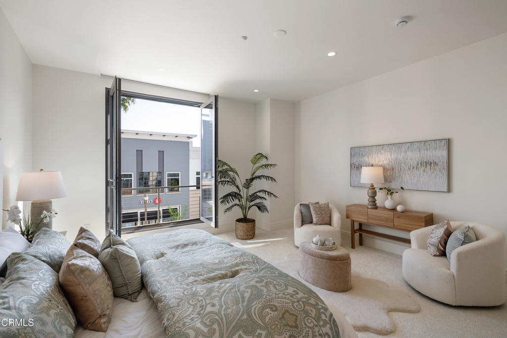 345 E Colorado Boulevard 302