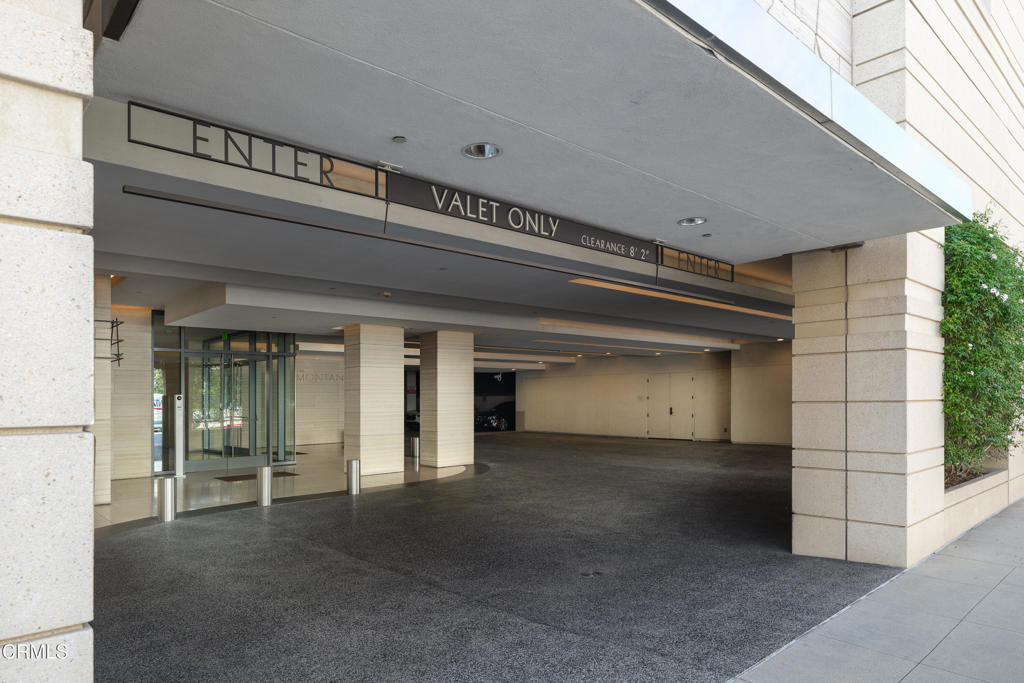 345 E Colorado Boulevard 302