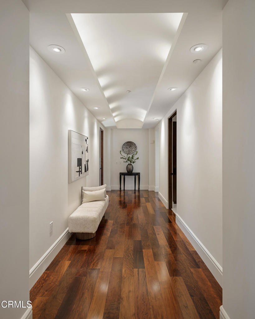 345 E Colorado Boulevard 302