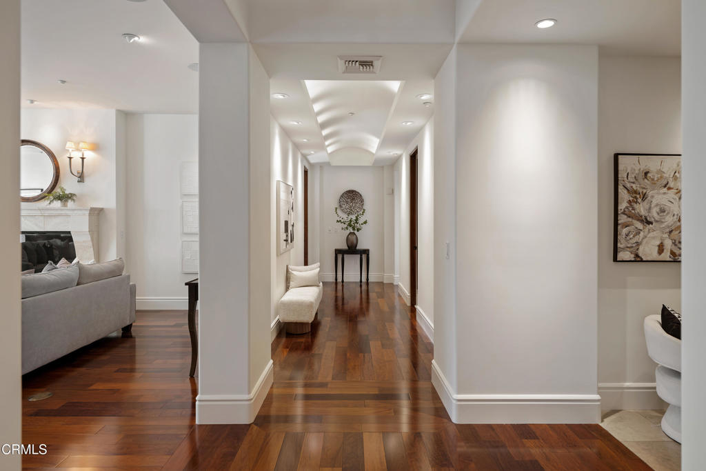 345 E Colorado Boulevard 302