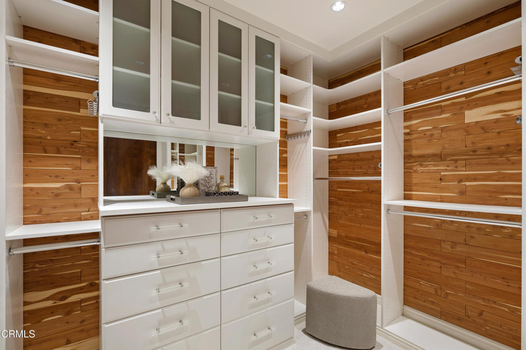 345 E Colorado Boulevard 302