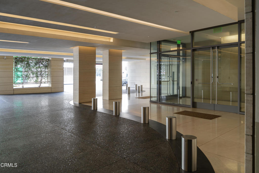 345 E Colorado Boulevard 302