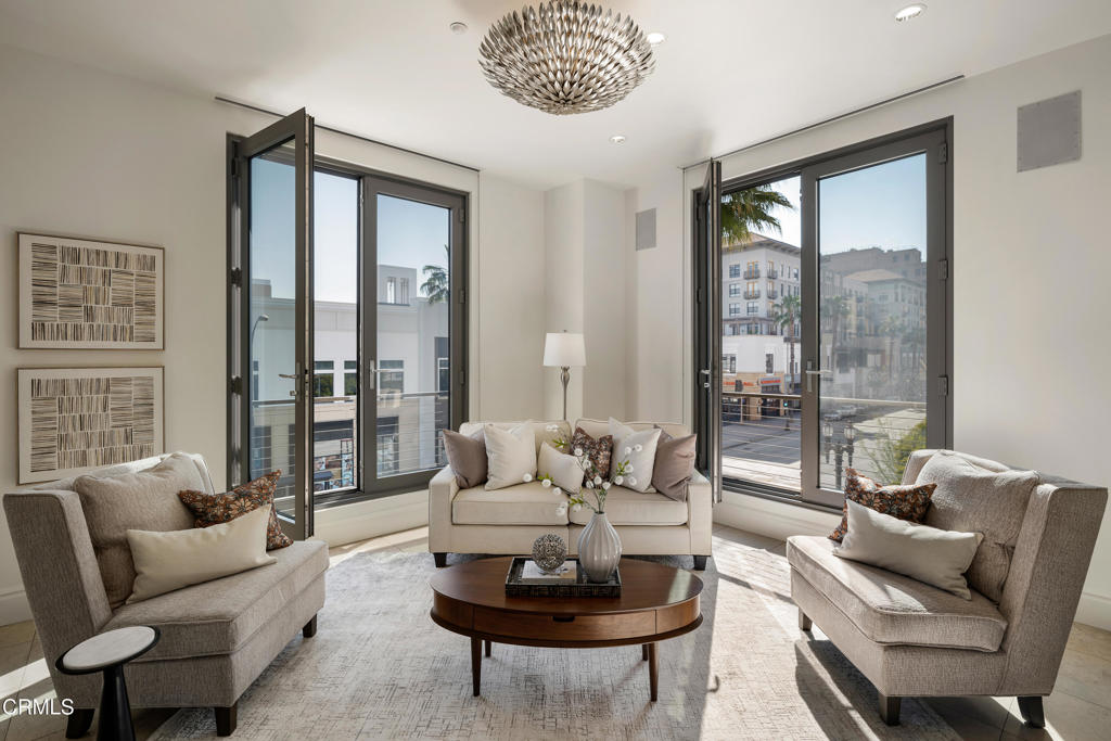 345 E Colorado Boulevard 302