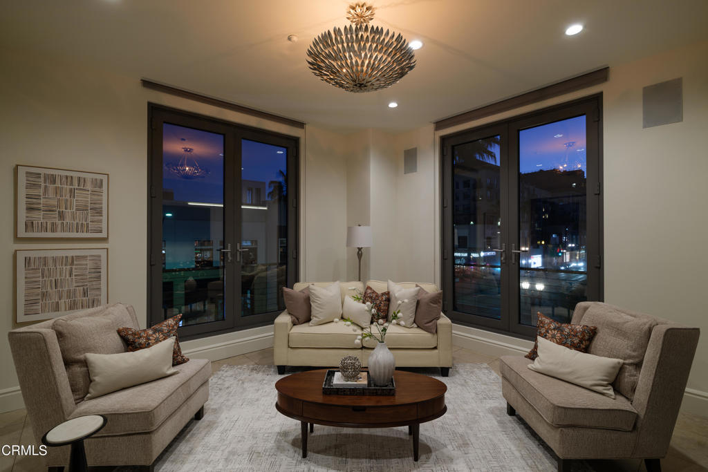 345 E Colorado Boulevard 302