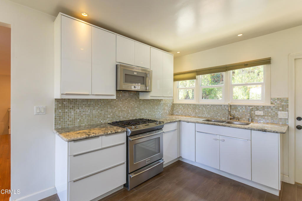 854 Oneonta Drive