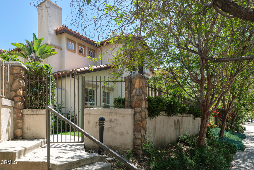 1099 Rosewalk Way