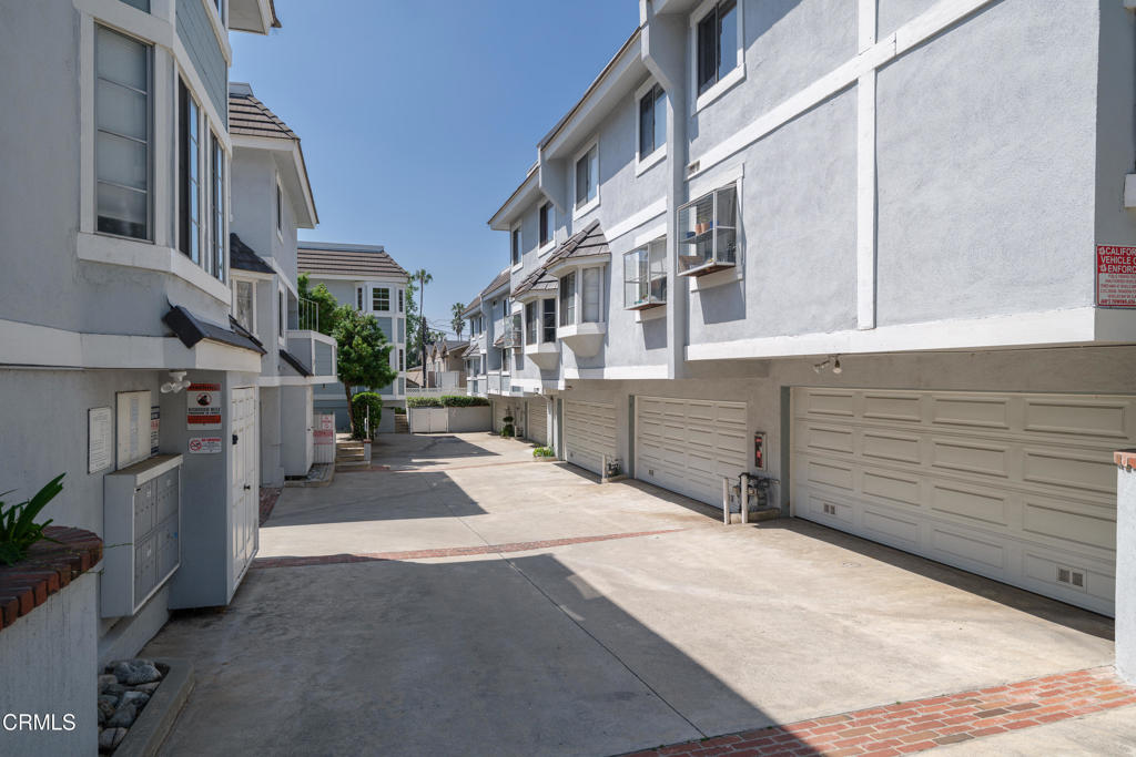 1370 E Orange Grove Boulevard 5