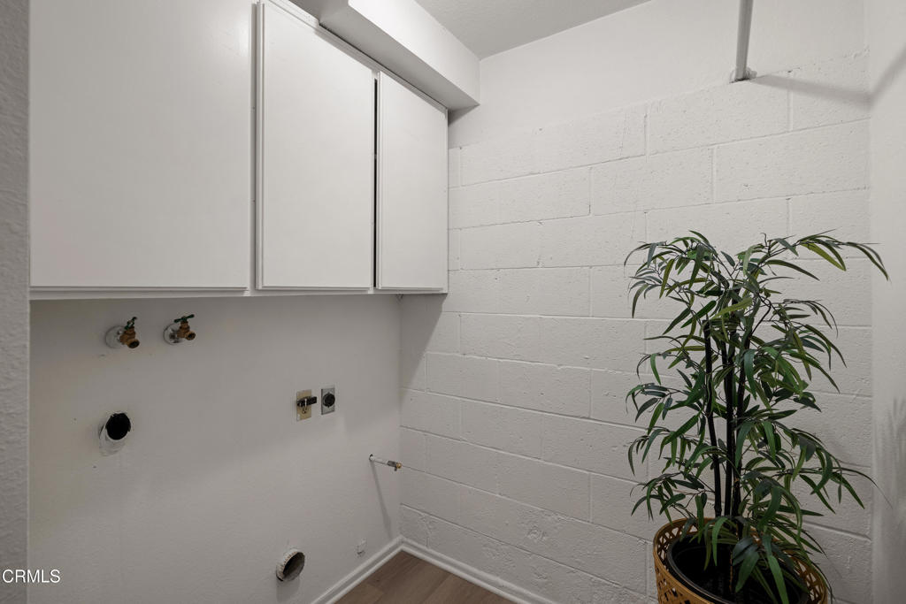 1370 E Orange Grove Boulevard 5